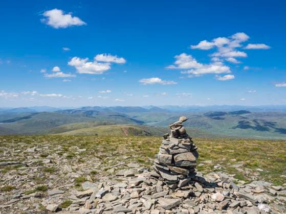 UK, Scotland, Small cairn in Cairngorm Mountains, HUSF00367