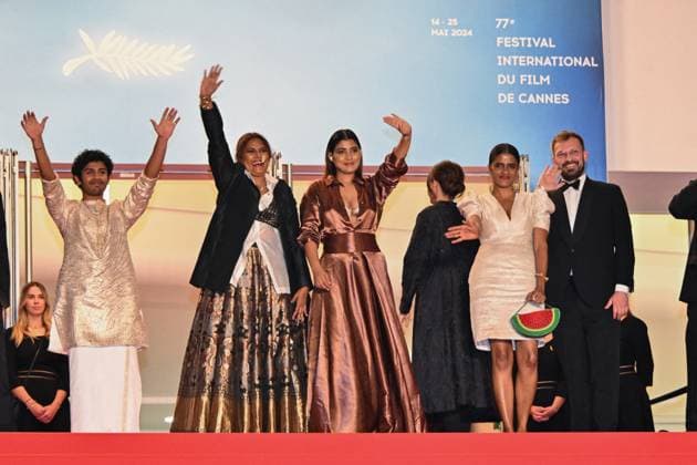 MontÃ e des marches du film Â All we imagine as light Â lors du 77eme Festival International du Film de Cannes Hridhu Haroo, Chhaya Kadam, Divya Prabha, Kani Kusruti, Thomas Hakim MontÃ e des marches du film Â All we imagine as light Â lors du 77eme Festival International du Film de Cannes, au Palais des Festivals Ã Cannes Le 23 mai 2024 Bruno Bebert Bestimage Red carpet of the movie Â All we imagine as light Â during the 77th Cannes International Film Festival at the Palais des Festivals in Cannes, France On may 23th 2024 Cannes France  Copyright: xBrunoxBebertx xBestimagexBrunoxBebertx xBestimagex