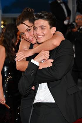 BB Descente des marches du film Â L?amour ouf Â lors du 77eme Festival International du Film de Cannes Adele Exarchopoulos, Malik Frikah Descente des marches du film Â L?amour ouf Â lors du 77eme Festival International du Film de Cannes, au Palais des Festivals Ã Cannes On may 23th 2024 Bruno Bebert Bestimage People leaving the red carpet of the movie Â Beating Hearts Â during the 77th Cannes International Film Festival at the Palais des Festivals in Cannes, France On may 23th 2024 Cannes France  Copyright: xBrunoxBebertx xBestimagexBrunoxBebertx xBestimagex