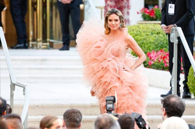 May 23, 2024: Heidi Klum attends the amfAR Cannes Gala 2024 during the 77th Annual Cannes Filmfest at Hotel du Cap-Eden-Roc in Cap d Antibes, France, on 23 May 2024. Photo: - ZUMAm179 20240523_zep_m179_125 Copyright: xAlecxMichaelx