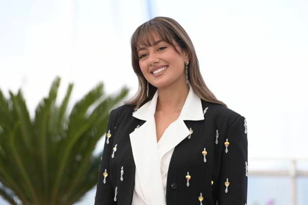 CANNES, FRANCE MAY 24 G D Maria BAHRAWI, actress, during the photocall of the film Â Norah Â in compÃ tition Un Certain Regard at the 77th Cannes Film Festival at the Palais des Festivals on May 24, 2024 in Cannes, France CINEMA 77eme Festival de Cannes Photocall 24 05 2024 ValentinaClaret Panoramic 