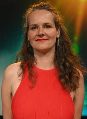 Editorin Anne Jünemann, Preisträgerin Bester Schnitt Fiktion Kino für ihre Arbeit an Behrooz Karamizades Drama Leere Netze bei der Verleihung 34. Deutscher Kamerapreis