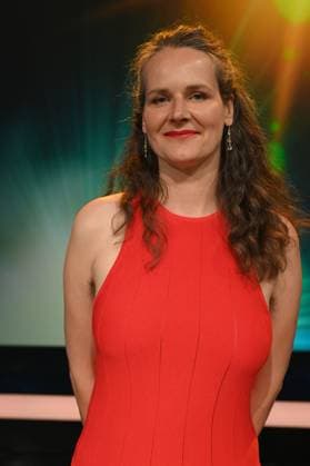 Editorin Anne Jünemann, Preisträgerin Bester Schnitt Fiktion Kino für ihre Arbeit an Behrooz Karamizades Drama Leere Netze bei der Verleihung 34. Deutscher Kamerapreis