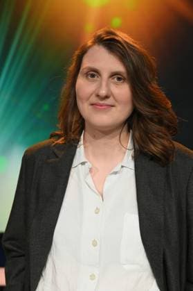 Editorin Yana Höhnerbach, Preisträgerin Bester Schnitt Doku Screen für Drei Frauen – Ein Krieg bei der Verleihung 34. Deutscher Kamerapreis