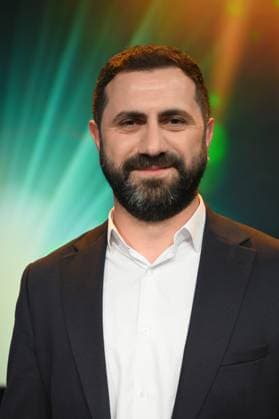Kameramann Daniel Guliyev, Preisträger für die Bildgestaltung in Orkhan Aghazadehs Dokumentarfilm Die Rückkehr des Filmvorführers bei der Verleihung 34. Deutscher Kamerapreis