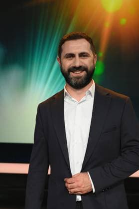 Kameramann Daniel Guliyev, Preisträger für die Bildgestaltung in Orkhan Aghazadehs Dokumentarfilm Die Rückkehr des Filmvorführers bei der Verleihung 34. Deutscher Kamerapreis