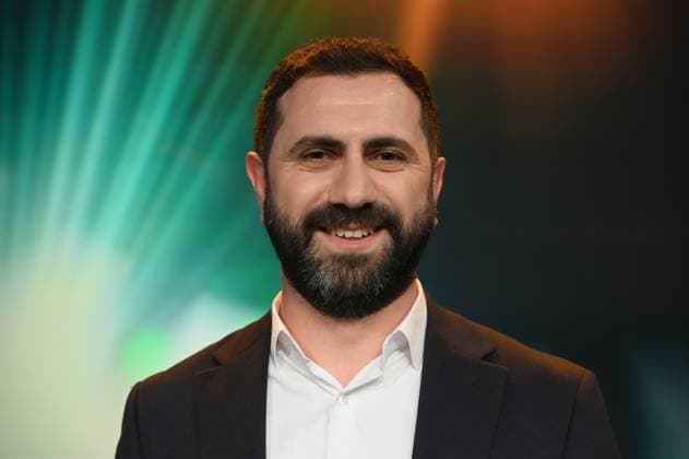 Kameramann Daniel Guliyev, Preisträger für die Bildgestaltung in Orkhan Aghazadehs Dokumentarfilm Die Rückkehr des Filmvorführers bei der Verleihung 34. Deutscher Kamerapreis
