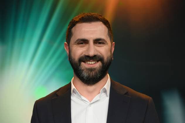 Kameramann Daniel Guliyev, Preisträger für die Bildgestaltung in Orkhan Aghazadehs Dokumentarfilm Die Rückkehr des Filmvorführers bei der Verleihung 34. Deutscher Kamerapreis