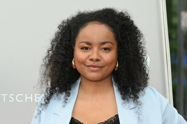 Schauspielerin Catherine Chikosi kommt zu der Verleihung 34. Deutscher Kamerapreis