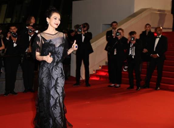 (240525) -- CANNES, May 25, 2024 -- Actress Zhang Ziyi arrives for the screening of the film She s got no name at the 77th edition of the Cannes Film Festival in Cannes, southern France, on May 24, 2024. ) FRANCE-CANNES-FILM FESTIVAL-SHE S GOT NO NAME GaoxJing 