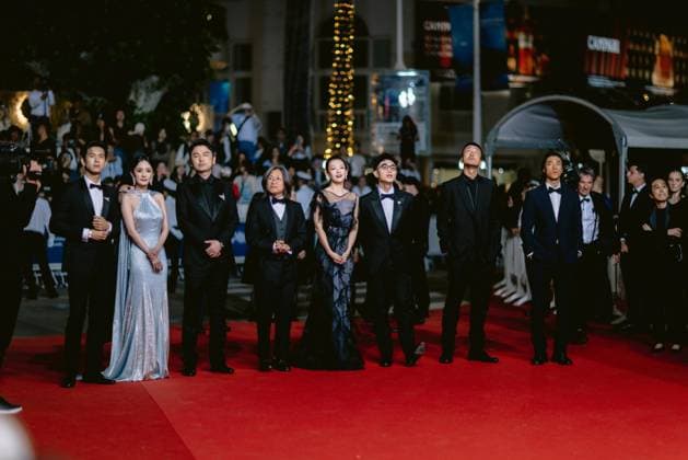 77th International Cannes Film Festival Red carpet 77eme Festival International du Film de Cannes Montee des marches du film She got No Name 305515 2024 05 24 Alpes Maritimes Cannes France Zhang, Ziyi Mi, Yang Chan, Peter Ho sun Jiayin, Lei  Copyright: xTerencexBaelenx STAR_305515_069