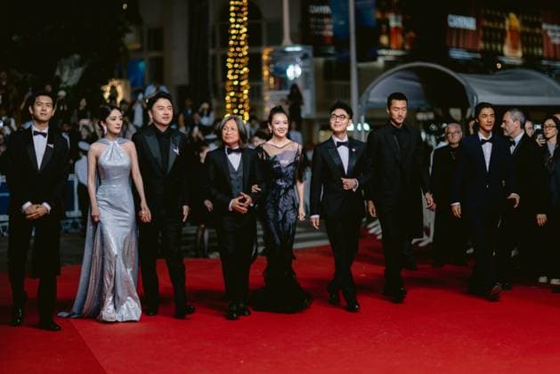 77th International Cannes Film Festival Red carpet 77eme Festival International du Film de Cannes Montee des marches du film She got No Name 305515 2024 05 24 Alpes Maritimes Cannes France Zhang, Ziyi Mi, Yang Chan, Peter Ho sun Jiayin, Lei  Copyright: xTerencexBaelenx STAR_305515_072