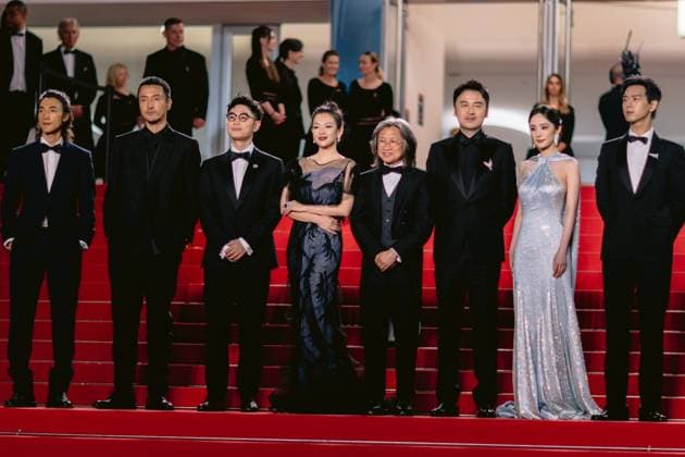 77th International Cannes Film Festival Red carpet 77eme Festival International du Film de Cannes Montee des marches du film She got No Name 305515 2024 05 24 Alpes Maritimes Cannes France Zhang, Ziyi Mi, Yang Chan, Peter Ho sun Jiayin, Lei  Copyright: xTerencexBaelenx STAR_305515_089