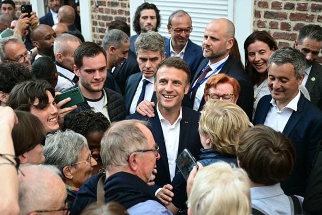 Emmanuel Macron will drink a beer in a bar with the inhabitants of Tourcoing, before the final of the 2024 Coupe de France PSG OL at Stade Pierre Mauroy Emmanuel Macron, President of the French Republic, will drink a beer in a bar with the inhabitants of Tourcoing, before the final of the 2024 Coupe de France PSG OL at Stade Pierre Mauroy On this occasion he is presented with a LOSC club jersey flocked with his Tourcoing first name, May 25, 2024 Miguel Medina Pool Bestimage Emmanuel Macron, President of the French Republic, will drink a beer in a bar with the inhabitants of Tourcoing, before the final of the 2024 Coupe de France PSG OL at the Pierre Mauroy stadium On this occasion he was offered a LOSC club jersey printed with his first na  Copyright: xMiguelxMedina Pool BestimagexMiguelxMedina Pool Bestimagex