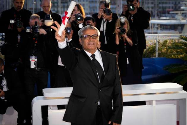Foto IPP Daniele Cifala™ Cannes 25 05 2024 Palme D Or Winners Photocall - The 77th Annual Cannes Film Festival nella foto : Mohammad Rasoulof poses with the Special Award for Best Screenplay for The Seed of the Sacred Fig Italy Photo Press - World Copyright