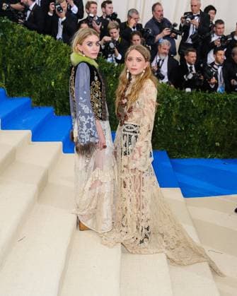 2017 Metropolitan Museum of Art Costume Institute Benefit Gala 01 May 2017 - New York, New York - Mary Kate Olsen, Ashley Olsen. 2017 Metropolitan Museum of Art Costume Institute Benefit Gala at The Metropolitan Museum of Art. Photo Credit: Christopher Smith AdMedia New York NY United States EDITORIAL USE ONLY  Copyright: xx ChristopherxSmith AdMediax admphotostwo362047