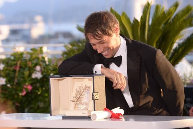 May 25, 2024, Cannes, France: CANNES, FRANCE - MAY 25: Sean Baker poses with the Palme D Or Award for Anora during the Palme D Or Winners Photocall at the 77th annual Cannes Film Festival at Palais des Festivals on May 25, 2024 in Cannes, France. Cannes France - ZUMAi09_ 20240525_zaf_i09_087 Copyright: xFrederickxInjimbertx
