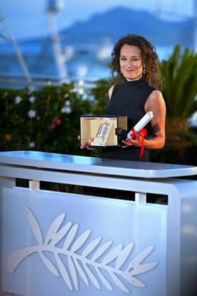 Cannes - Winners Photocall Coralie Fargeat poses with the Best Screenplay award for The Substance during the Palme D Or Winners Photocall at the 77th annual Cannes Film Festival at Palais des Festivals on May 25, 2024 in Cannes, France. Photo by Franck Castel ABACAPRESS.COM Cannes France  Copyright: xCastelxFranck ABACAx