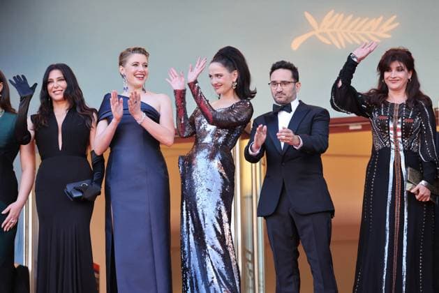 Cannes - Closing Ceremony Arrivals Jury Members Pierfrancesco Favino, Lily Gladstone, Nadine Labaki, President of the Jury Greta Gerwig, Eva Green, Juan Antonio Bayona, Ebru Ceylan, Hirokazu Kore-eda and Omar Sy attend the Red Carpet of the closing ceremony at the 77th annual Cannes Film Festival at Palais des Festivals on May 25, 2024 in Cannes, France. Photo by Shootpix ABACAPRESS.COM Cannes France  Copyright: xShootpix ABACAx