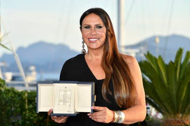 Karla Sofia Gascon mit dem Preis der Jury für Emilia Perez beim Photocall mit den Preisträgern auf dem Festival de Cannes 2024 77. Internationale Filmfestspiele von Cannes am Palais des Festivals. Cannes, 25.05.2024