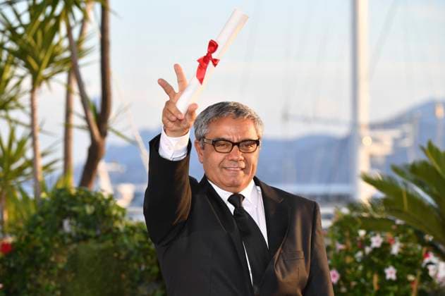 Mohammad Rasoulof mit dem Spezialpreis der Jury für The Seed of the Sacred Fig beim Photocall mit den Preisträgern auf dem Festival de Cannes 2024 77. Internationale Filmfestspiele von Cannes am Palais des Festivals. Cannes, 25.05.2024