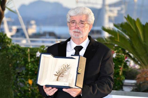 George Lucas mit der Goldenen Ehrenpaleme für sein Lebenswerk beim Photocall mit den Preisträgern auf dem Festival de Cannes 2024 77. Internationale Filmfestspiele von Cannes am Palais des Festivals. Cannes, 25.05.2024