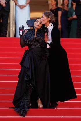 Festival de Cannes - Red Carpet - Closing Carpet Asmae El Moudir and Vicky Krieps bei der Abschlusszeremonie der 77. Internationalen Filmfestspiele Cannes am 25.05.2024. Copyright: xEventpressxKochanx