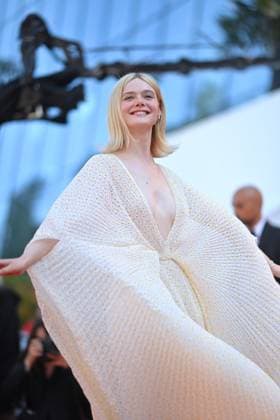 Cannes - Closing Ceremony Red Carpet Elle Fanning attending the Red Carpet of the closing ceremony at the 77th annual Cannes Film Festival at Palais des Festivals on May 25, 2024 in Cannes, France. Photo by Franck Castel ABACAPRESS.COM Cannes France  Copyright: xCastelxFranck ABACAx