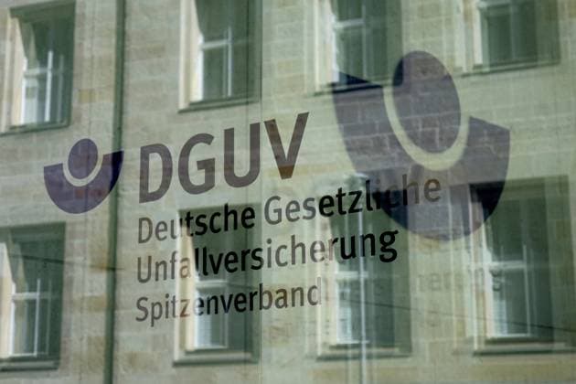 Deutsche Gesetzliche Unfallversicherung Deutsche Gesetzliche Unfallversicherung, 28.04.2024, Mitte, Glinkastrasse, Berlin, Der Spitzenverband der DGUV hat seinen Sitz in der Glinkastrasse von Berlin. *** German Social Accident Insurance German Social Accident Insurance, 28 04 2024, Mitte, Glinkastrasse, Berlin, The head office of the DGUV is located in Berlins Glinkastrasse