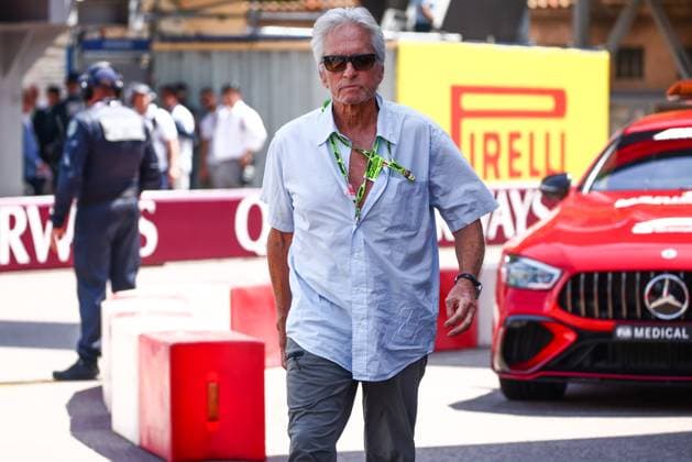Entertainment Themen der Woche KW21 Entertainment Bilder des Tages May 26, 2024, Monte Carlo, Monaco: Michael Douglas walks in the pitlane ahead of the F1 Grand Prix of Monaco at Circuit de Monaco on May 26, 2024 in Monte-Carlo, Monaco. Monte Carlo Monaco - ZUMAz156 20240526_zip_z156_029 Copyright: xBeataxZawrzelx