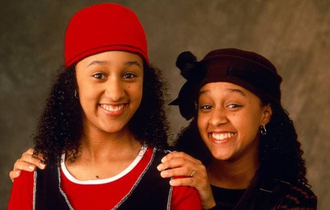 SISTER, SISTER, Tia Mowry, Tamera Mowry, 1994-99. ph: Bob D Amico ?Paramount Television courtesy Everett CollectionTSDSISI PT014 PUBLICATIONXNOTxINxCANxCHNxFRAxITAxJPNxNORxPOLxRUSxESPxUKxUSA Copyright: xx TSDSISI PT014 TSDSISI_PT014_H