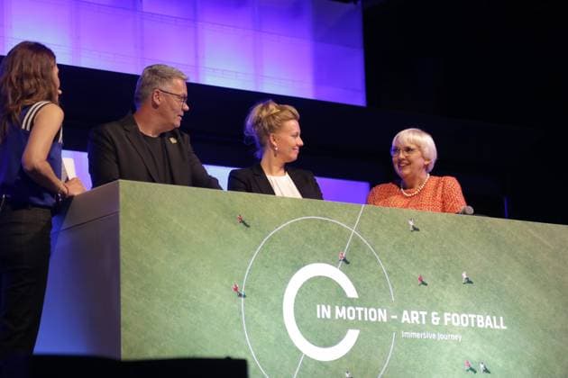 27.05.2024 Dortmund, Eröffnung Sonderausstellung In Motion Art & Football. Die immersive Schau ist ab dem 28. Mai in der Arena des DFB Fußballmuseums für das Publikum zu sehen. Sie läuft bis Januar 2025. Kulturstaatsministerin Claudia Roth (re.), Ministerin für Kultur und Wissenschaft des Landes Nordrhein-Westfalen Ina Brandes (2.v.re.), Oberbürgermeister Thomas Westphal (2.v.li.)