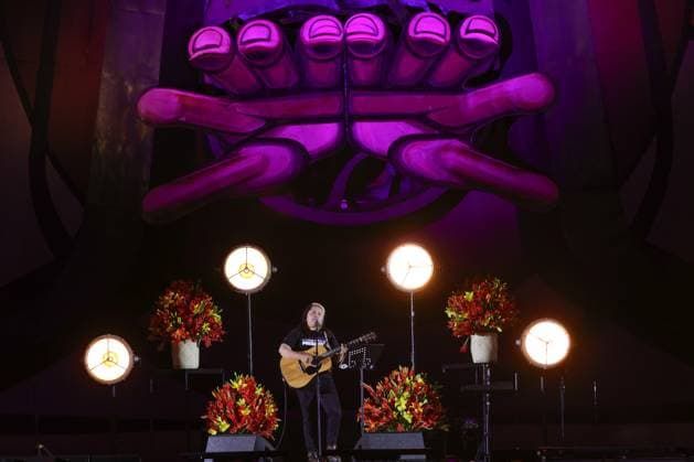 May 27, 2024, Mexico City, Ciudad de Mexico, Mexico: Vivir Quintana, activist, composer and Mexican singer-songwriter sings her latest song CompaoÂ±era Presidenta at Polyforum Siqueiros, song addressed to the candidates for the presidency of Mexico. Mexico City Mexico - ZUMAe321 20240527_zea_e321_008 Copyright: xLuisxMarin xEyepixxGroupx