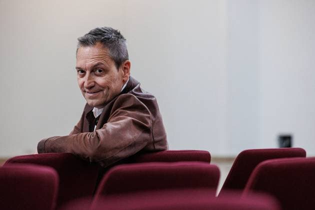 28.05.2024. Essen. Gemeinsam mit der Brost-Stiftung präsentiert Dieter Nuhr in einem Preview seine neue Wanderausstellung Woanders ist überall in der Essener Kreuzeskirche. Bis 2028 wird sie an zehn verschiedenen Stationen im In- und Ausland zu sehen sein. Essen Kreuzeskirche Nordrhein-Westfalen Deutschland *** 28 05 2024 Essen Together with the Brost Foundation, Dieter Nuhr presents a preview of his new traveling exhibition Woanders ist überall at the Kreuzeskirche in Essen It will be on display at ten different locations in Germany and abroad until 2028 Essen Kreuzeskirche North Rhine-Westphalia Germany