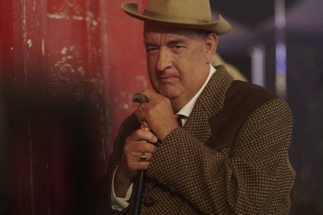 Elvis (2022) - filmstill TOM HANKS as Colonel Tom Parker Elvis (2022) EDITORIAL USE ONLY Copyright: xHughxStewartx