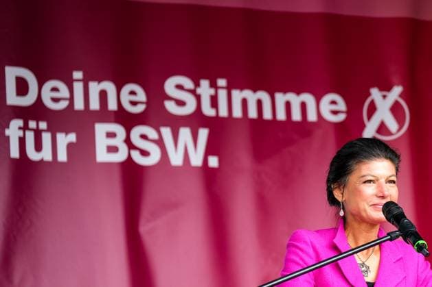 News Themen der Woche KW22 News Bilder des Tages Frankfurt Sahra Wagenknecht (BSW) bei einer Wahlkampfveranstaltung vom Bündnis Sahra Wagenknecht zur Europawahl, Frankfurt, 29.05.2024. Sahra Wagenknecht (BSW) bei einer Wahlkampfveranstaltung vom Bündnis Sahra Wagenknecht zur Europawahl, Frankfurt, 29.05.2024. *** Frankfurt Sahra Wagenknecht BSW at an election campaign event of the Sahra Wagenknecht alliance for the European elections, Frankfurt, 29 05 2024 Sahra Wagenknecht BSW at an election campaign event of the Sahra Wagenknecht alliance for the European elections, Frankfurt, 29 05 2024 Copyright: xEibner-Pressefoto FlorianxWieganx EP_FWD