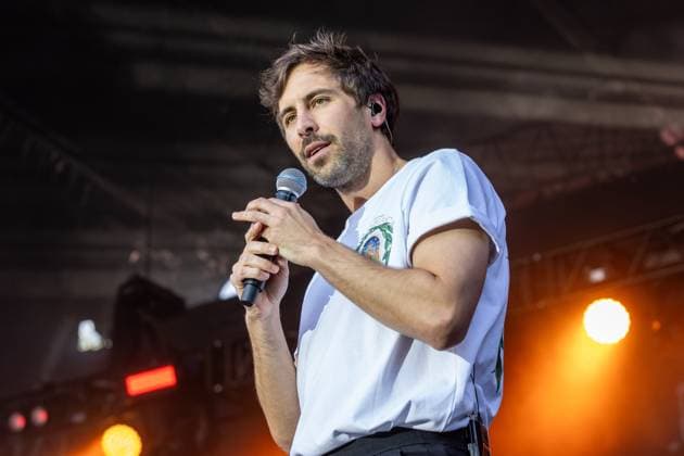 Entertainment Themen der Woche KW22 Entertainment Bilder des Tages Max Giesinger bei BonnLive Open Air auf dem Telekom Campus im Bonn Beuel 30.05.2024 Sänger Max GIESINGER beim Live Auftritt bei Konzertreihe BonnLive Open Air auf dem Telekom Campus in Bonn Beuel Bonn Beuel Nordrhein-Westfalen Deutschland *** Max Giesinger at BonnLive Open Air on the Telekom Campus in Bonn Beuel 30 05 2024 Singer Max GIESINGER performing live at the BonnLive Open Air concert series on the Telekom Campus in Bonn Beuel Bonn Beuel North Rhine-Westphalia Germany Copyright: xBonn.digitalx xMarcxJohnx