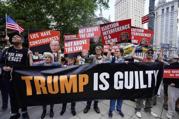 News Themen der Woche KW22 News Bilder des Tages May 30, 2024, Manhattan, New York, United States: Anti-Trump protesters celebrate near Manhattan Criminal Court Thursday, May 30, 2024, in New York City. Manhattan United States - ZUMAm67_ 20240530_zaf_m67_021 Copyright: xBarryxWilliamsx
