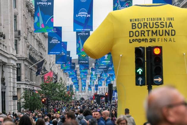 News Themen der Woche KW22 News Bilder des Tages . 31 05 2024. London, United Kingdom. Champions League Final Fan Zone Regent St.. Fans flock to fan zone set up on Regent Street ahead of Champions League Final at Wembley between Borussia Dortmund, and Real Madrid  xMartynxWheatleyx xi-Imagesx IIM-25265-0029