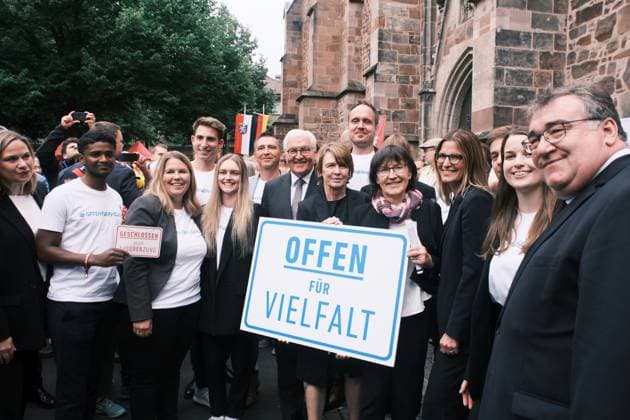 Bilder des Jahres 2024, News 06 Juni News Themen der Woche KW22 News Bilder des Tages 02.06.2024 xkhx Kassel, Kassel,Martinskirche Gedenken - 5. Jahrestag der Ermordung des Kasseler Regierungspräsidenten Dr. Walter Lübcke Bild zeigt: u.a. Bundespräsidenten Frank-Walter Steinmeier mit seiner Frau Elke Büdenbender, die Ehefrau Walter Lübcke Frau Irmgard Braun-Lübcke, Hessens Ministerpräsident Boris Rhein *** 02 06 2024 xkhx Kassel, Kassel,Martinskirche Commemoration of the 5th anniversary of the assassination of the Kassel District President Dr. Walter Lübcke Picture shows among others Federal President Frank Walter Steinmeier with his wife Elke Büdenbender, the wife of Walter Lübcke Mrs. Irmgard Braun Lübcke, Hessian Prime Minister Boris Rhein KH