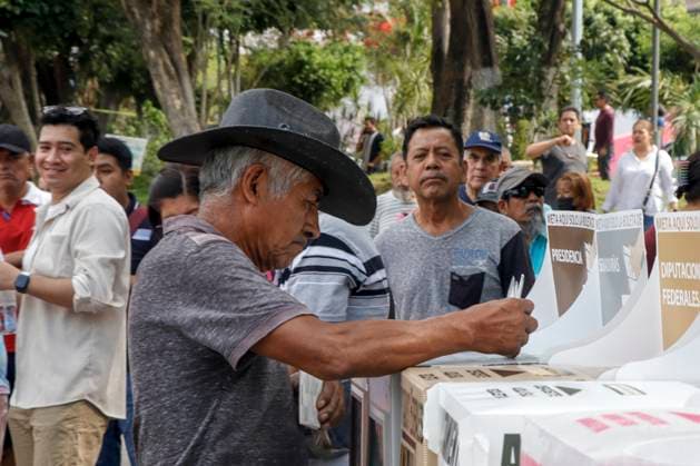 June 2, 2024, Chilpancingo, Guerrero, Mexico: A man casts his vote in a special box in the city of Chilpancingo Guerrero, one of the most violent states for these electoral elections for president of the country Chilpancingo Mexico - ZUMAj170 20240602_zip_j170_006 Copyright: xDavidxJuarezx