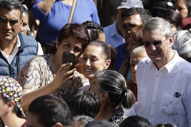 Claudia Sheinbaum Pardo, candidate for the Presidency of Mexico by Sigamos Haciendo Historia coalition attend a polling booth to casting their vote during the general election. on June 2, 2024 in Mexico City, Mexico. Mexico City Mexico - ZUMAe321 20240602_zia_e321_036 Copyright: xLuisxBarronx