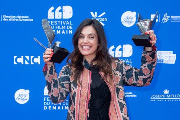 Bilder des Jahres 2024, Entertainment 06 Juni Entertainment Themen der Woche KW22 Entertainment Bilder des Tages Vierzon Winners Photocall Margherita Vicario posing with her Award as Best Director for the movie Gloria during the Winners Photocall as part of the Festival du Film de Demain in Vierzon, France on June 02, 2024. Photo by Aurore Marechal ABACAPRESS.COM Vierzon France  Copyright: xMarechalxAurore ABACAx
