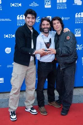 Vierzon Winners Photocall Vincent Cappello posing with his Honorable Mention Award for the movie Nouveau Monde with Sandor Funtek and Rohid Rahimi during the Winners Photocall as part of the Festival du Film de Demain in Vierzon, France on June 02, 2024. Photo by Aurore Marechal ABACAPRESS.COM Vierzon France  Copyright: xMarechalxAurore ABACAx