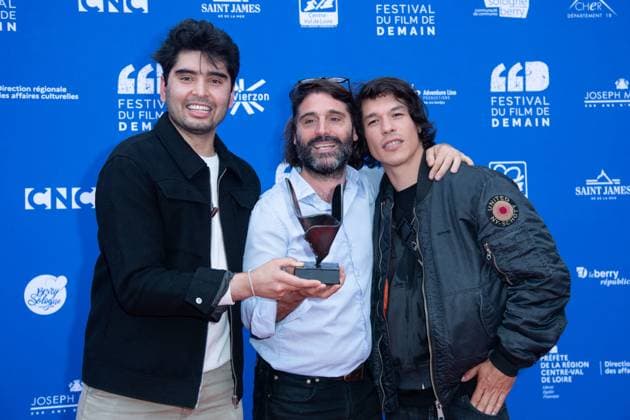 Vierzon Winners Photocall Vincent Cappello posing with his Honorable Mention Award for the movie Nouveau Monde with Sandor Funtek and Rohid Rahimi during the Winners Photocall as part of the Festival du Film de Demain in Vierzon, France on June 02, 2024. Photo by Aurore Marechal ABACAPRESS.COM Vierzon France  Copyright: xMarechalxAurore ABACAx