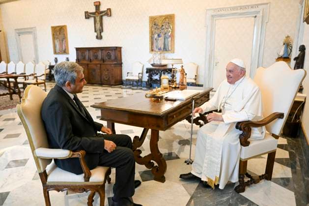 News Themen der Woche KW23 **NO LIBRI** Italy, Rome, Vatican, 2024 6 3. Pope Francis receives in private audience Mr. Naqvi Mohsin, Minister of Interior of Pakistan in the Vatican. Photograph by VATICAN MEDIA Catholic Press Photo Hans Lucas.  Copyright: xVATICANxMEDIAx xipa-agency.netx xVaticanxMediax IPA_Agency_IPA46780517