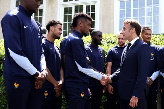 President Macron Visits The National Football Center - Clairefontaine The French men s football team - President Emmanuel Macron visits the French men s football team, at the Clairefontaine National Football Center, in Clairefontaine-en-Yvelines, France, on June 3, 2024. Photo by Stephane Lemouton Pool ABACAPRESS.COM Clairefontaine France  Copyright: xPool ABACAx