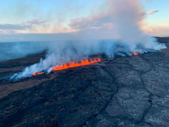 Creative Highlights World June 3, 2024, Kilauea, Hi, United States: An aerial view showing magma fountains from the Southwest Rift Zone eruption inside the Kilauea volcano caldera at Hawaii Volcanoes National Park, June 3, 2024 in Kilauea, Hawaii. Kilauea United States - ZUMAp138 20240603_zaa_p138_002 Copyright: xUsgsxDrone Usgsx