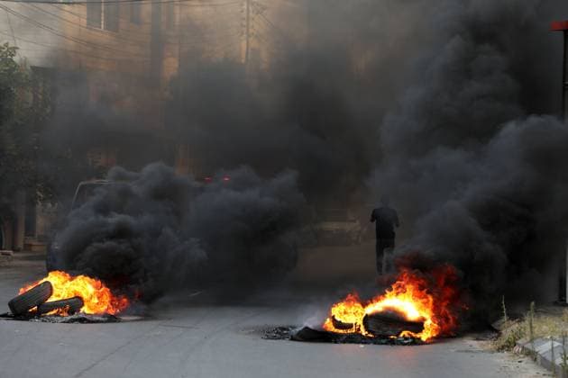 Bilder des Jahres 2024, News 06 Juni News Themen der Woche KW23 News Bilder des Tages (240603) -- NABLUS, June 3, 2024 -- Burning tires are seen in the northern West Bank city of Nablus, on June 3, 2024. Two Palestinians were killed and six others injured on Monday during an Israeli military operation in Nablus, the Palestinian Health Ministry said. (Photo by Xinhua) MIDEAST-NABLUS-ISRAEL-MILITARY OPERATION-CLASHES AymanxNobani 