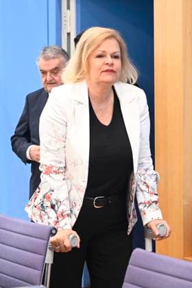 Herbert Reul und Nancy Faeser bei der Bundespressekonferenz 10 Tage vor der EM: Vorbereitung von Bund und Ländern für Sicherheit und Zusammenhalt im Haus der Bundespressekonferenz. Berlin, 04.06.2024